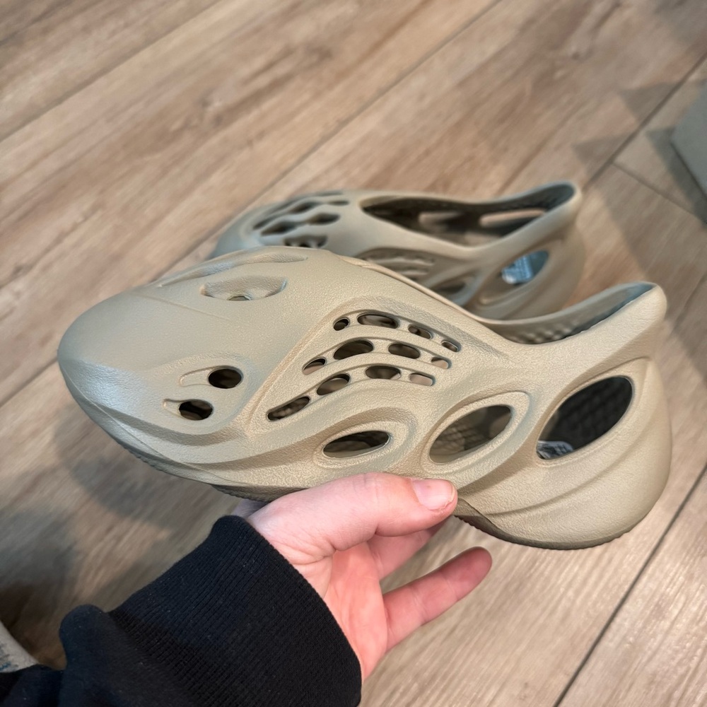 Adidas x Yeezy - FOAM RUNNER (NWT)